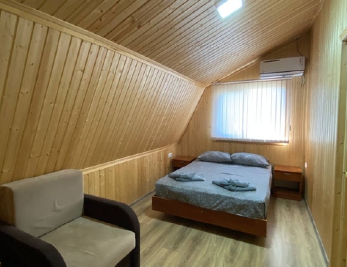 5-мест. (разм. в 6-мест.) дом № 6 - База отдыха «ЮгРа»