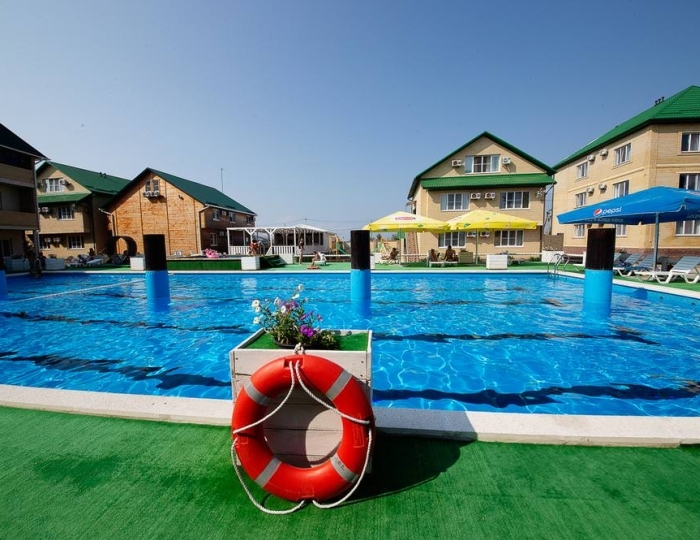 Бассейн - База отдыха «ЮгРа»