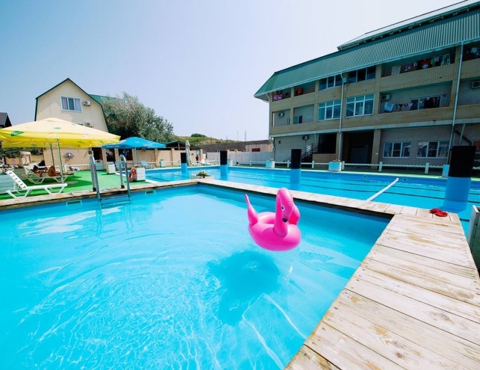 Бассейн - База отдыха «ЮгРа»